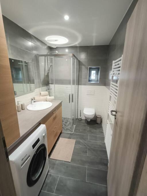 Superbe Appartement Neuf Et Cosy 77 M2 Villers-le-Lac Exterior photo